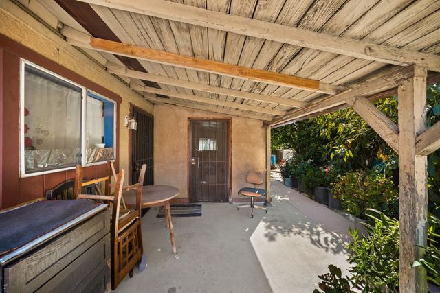 621 W Sunkist St: Covered patio at the rear structure