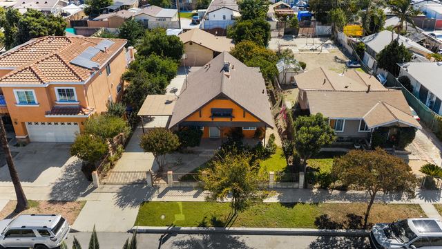 621 W Sunkist St: Aerial view of the home